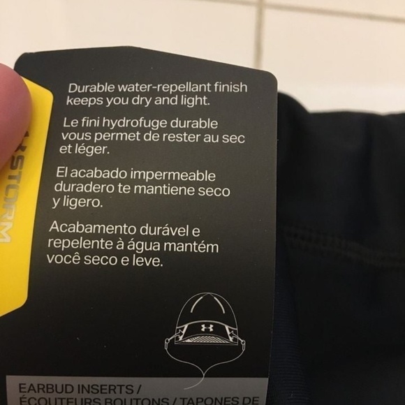 BRAND NEW women under armour coldgear beanie (with earbud inserts) - Picture 5 of 7